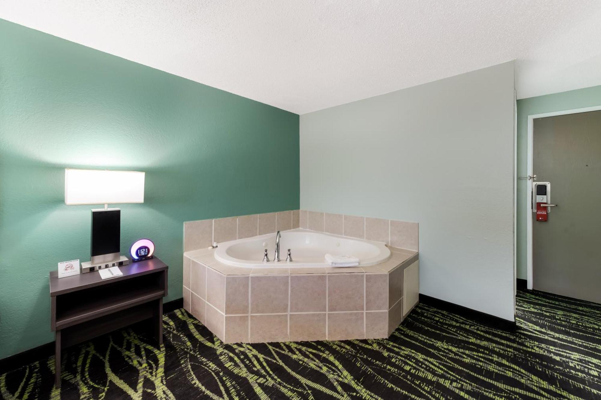 Baymont Inn & Suites By Wyndham Либерти Экстерьер фото
