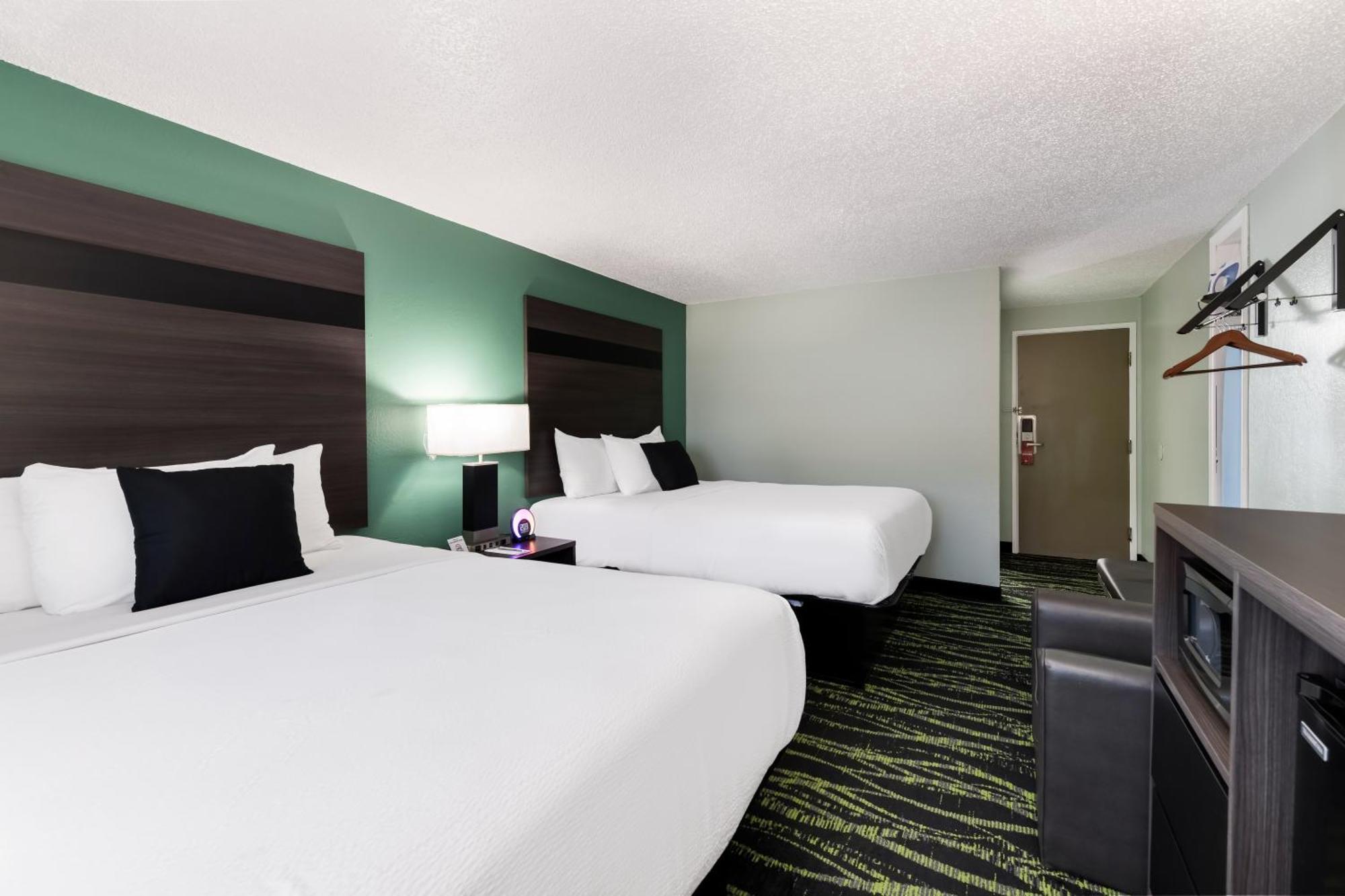 Baymont Inn & Suites By Wyndham Либерти Экстерьер фото