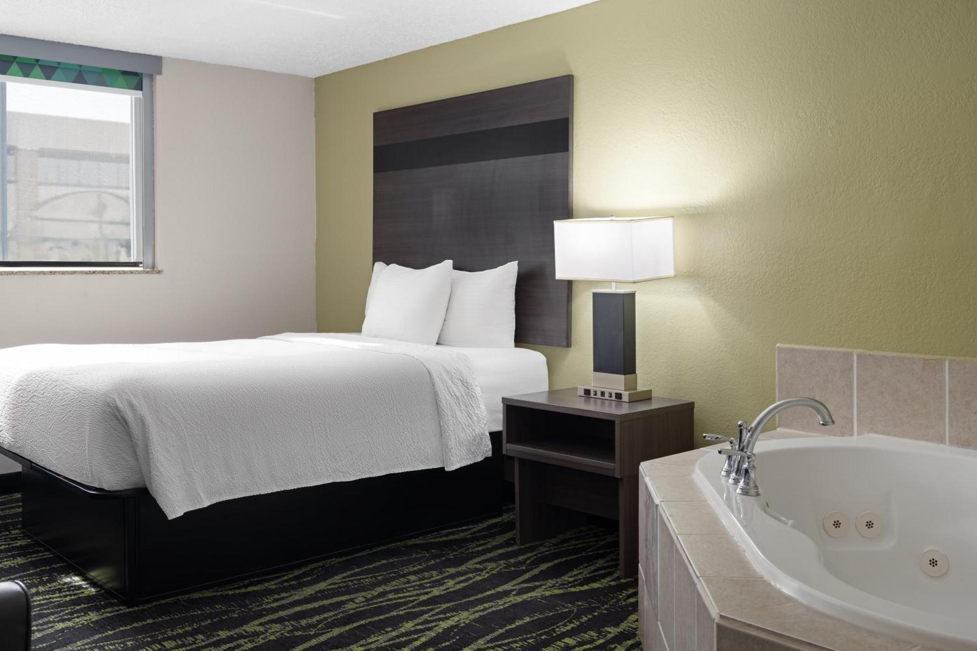 Baymont Inn & Suites By Wyndham Либерти Экстерьер фото