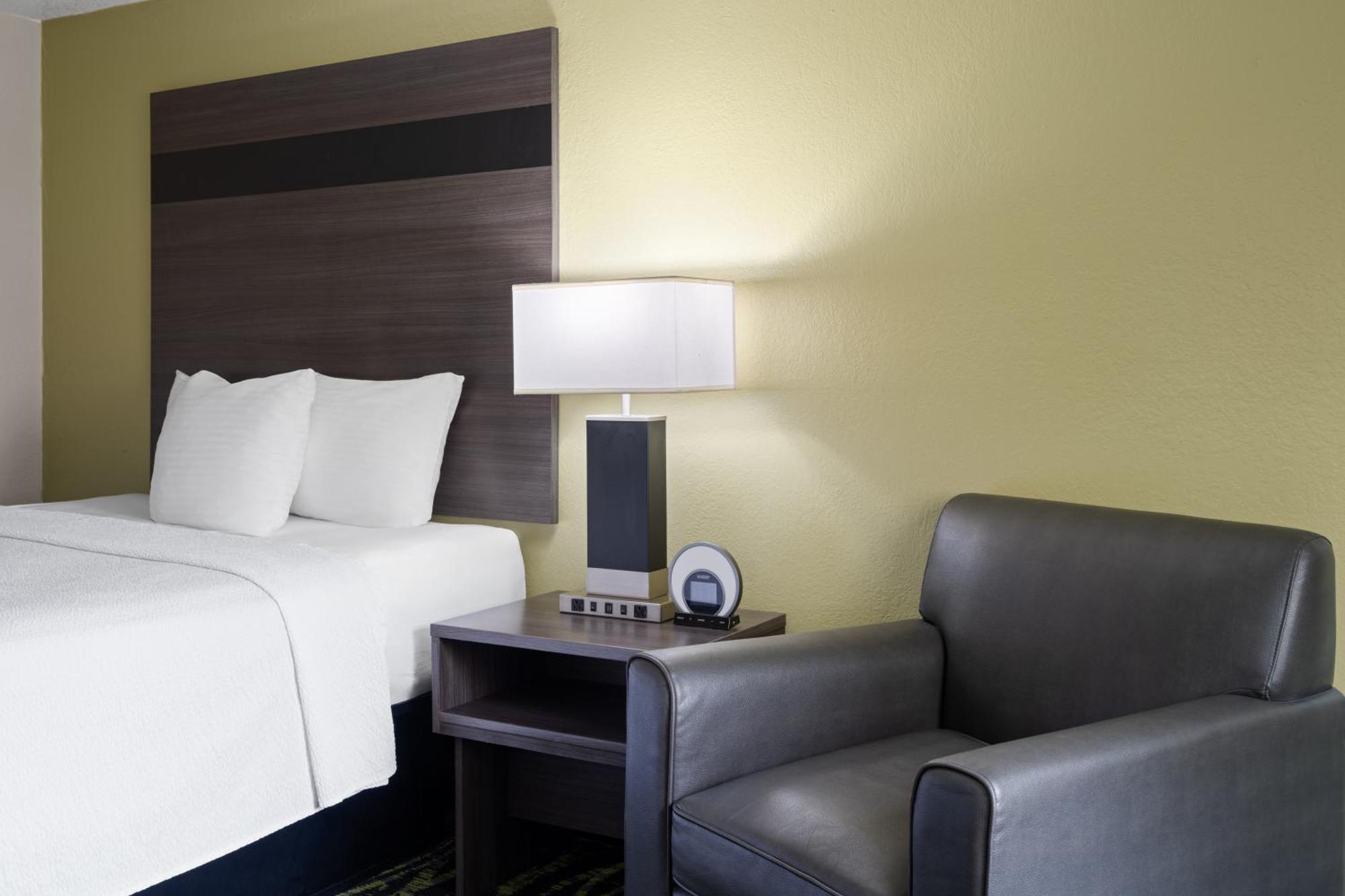 Baymont Inn & Suites By Wyndham Либерти Экстерьер фото